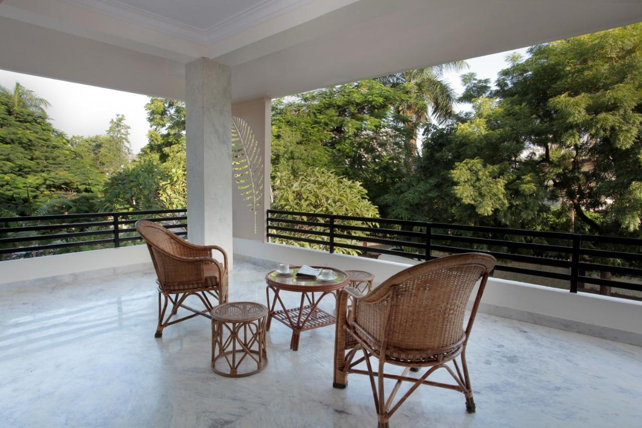 Bed and breakfast Mimosa Udaipur Extérieur photo