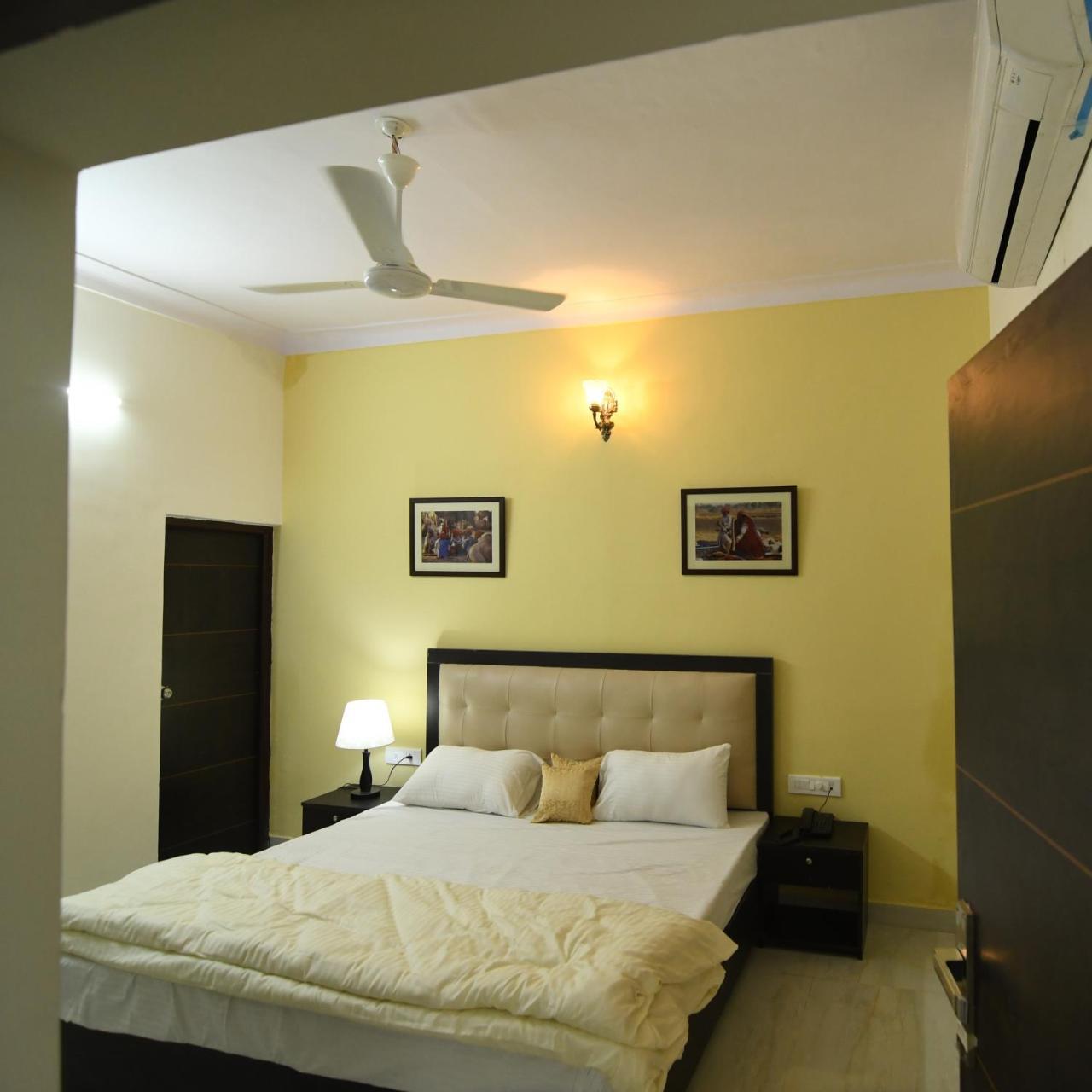 Bed and breakfast Mimosa Udaipur Extérieur photo